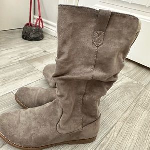 Fur lined girls boots Olive and Edie size 5